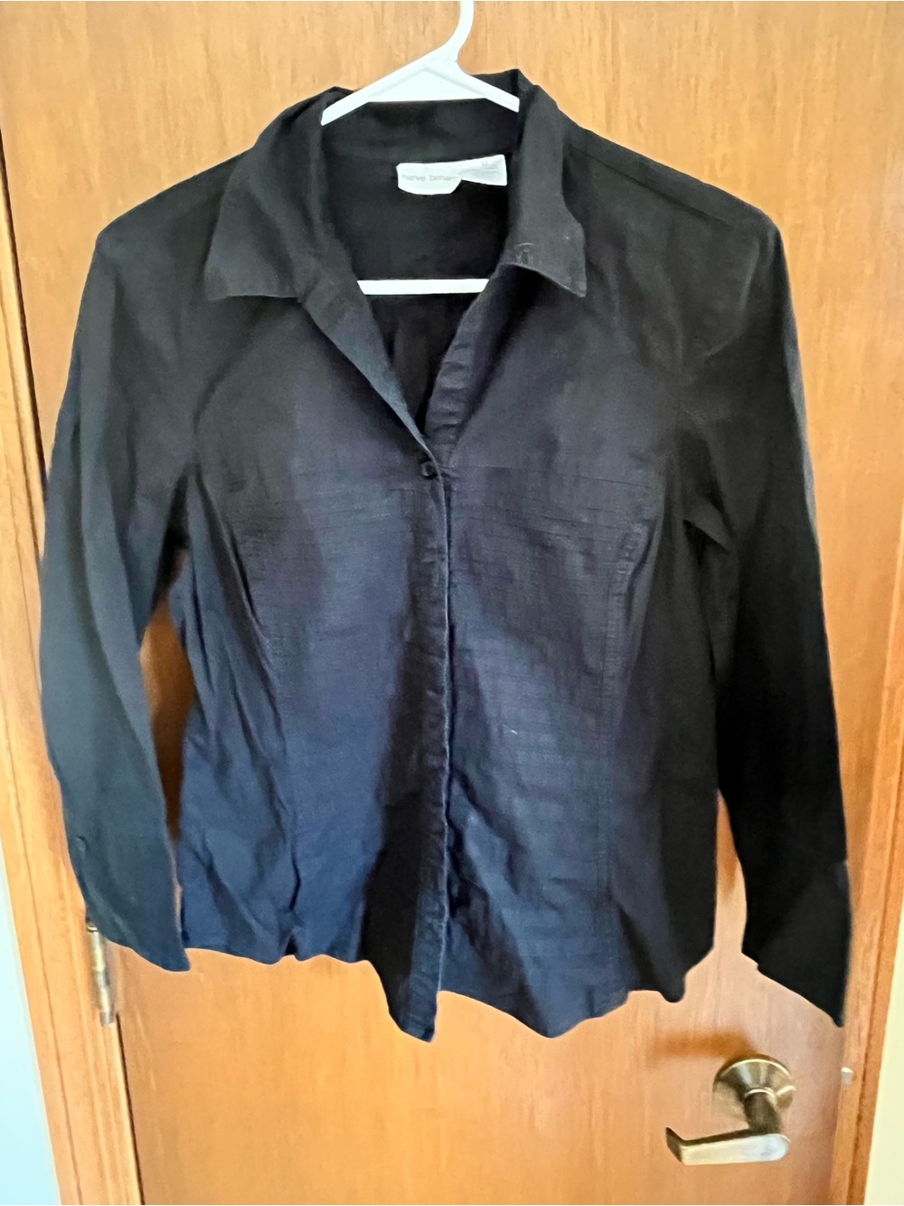 WoMen's Black Button-Up Shirt med harve bernard